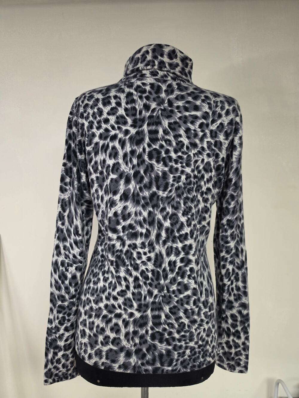 Neiman Marcus 100% Cashmere Leopard Print Turtleneck Sweater L Animal Print 0041